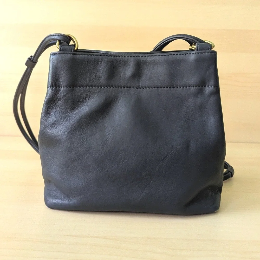 Vintage Coach Navy Blue Leather Crossbody Bag 80s Made in USA 0373-320